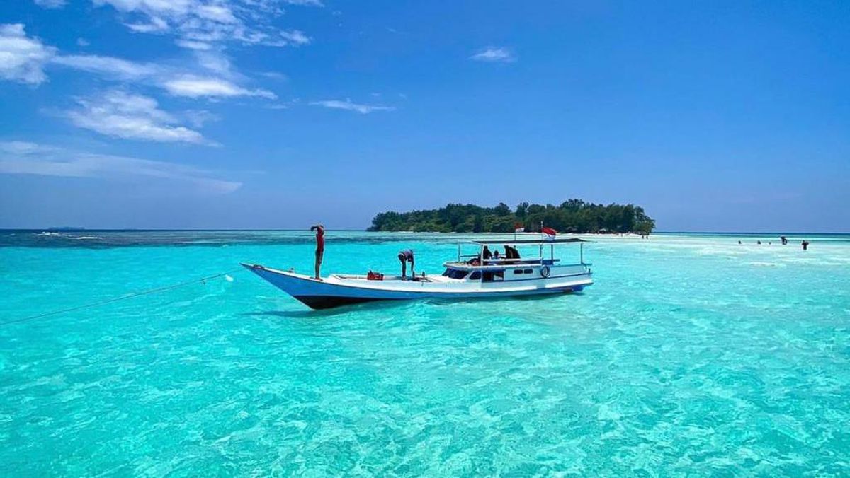 Paket Tour Karimunjawa 3 Hari 2 Malam